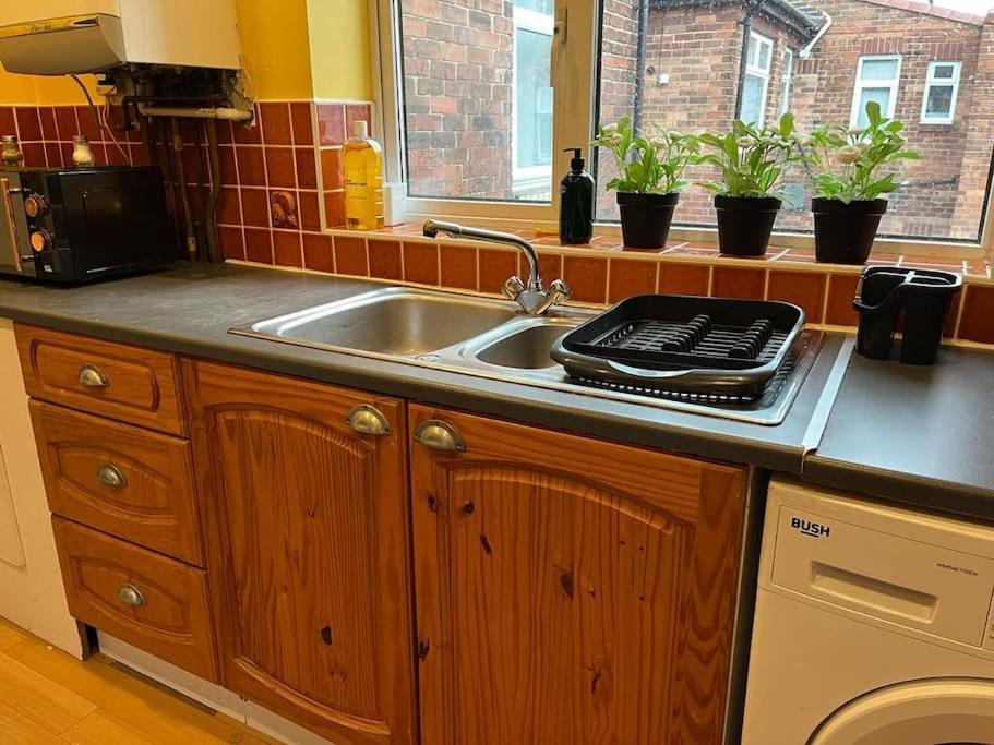 Ovington Grove 2 Fully Equipped Kitchen Free Parking 3 Bedrooms Netflix Newcastle upon Tyne Zewnętrze zdjęcie