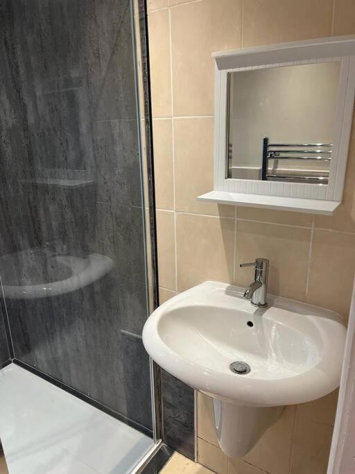 Ovington Grove 2 Fully Equipped Kitchen Free Parking 3 Bedrooms Netflix Newcastle upon Tyne Zewnętrze zdjęcie